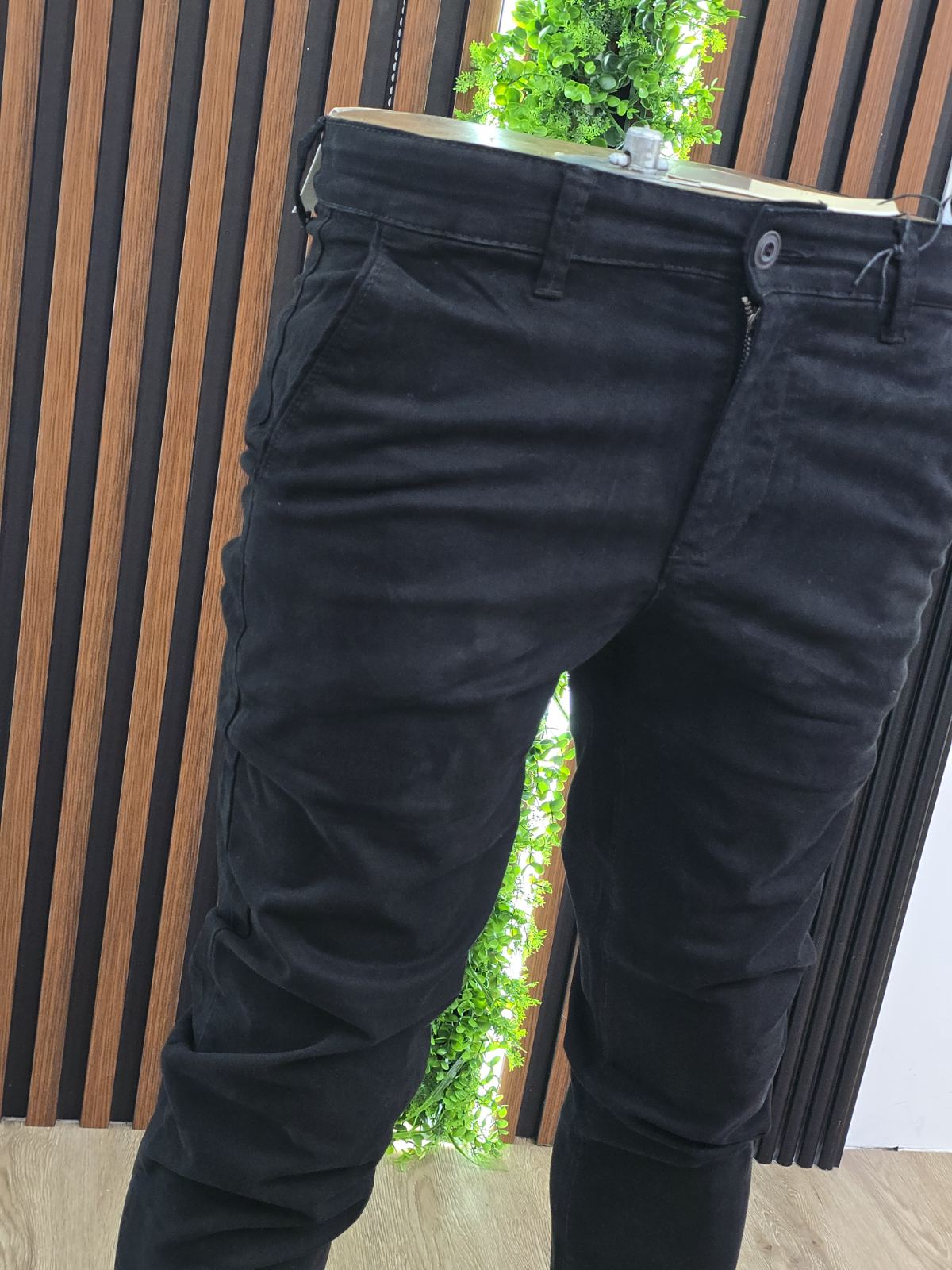 Muške Chino pantalone iz Italije – crne - Image 2